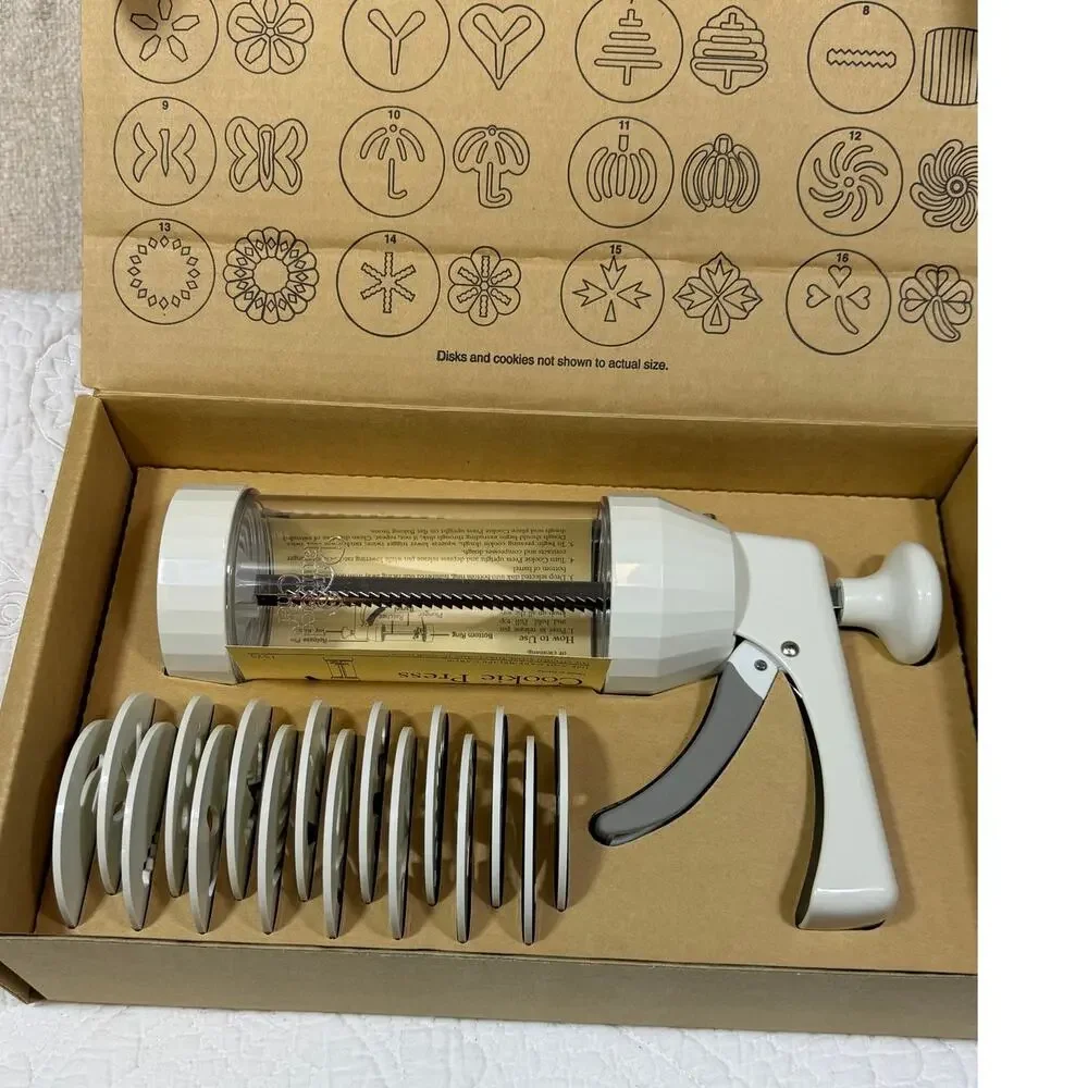 Pampered Chef White Cookie Press NIB Baking Tool Set Kitchen Decorator Gun